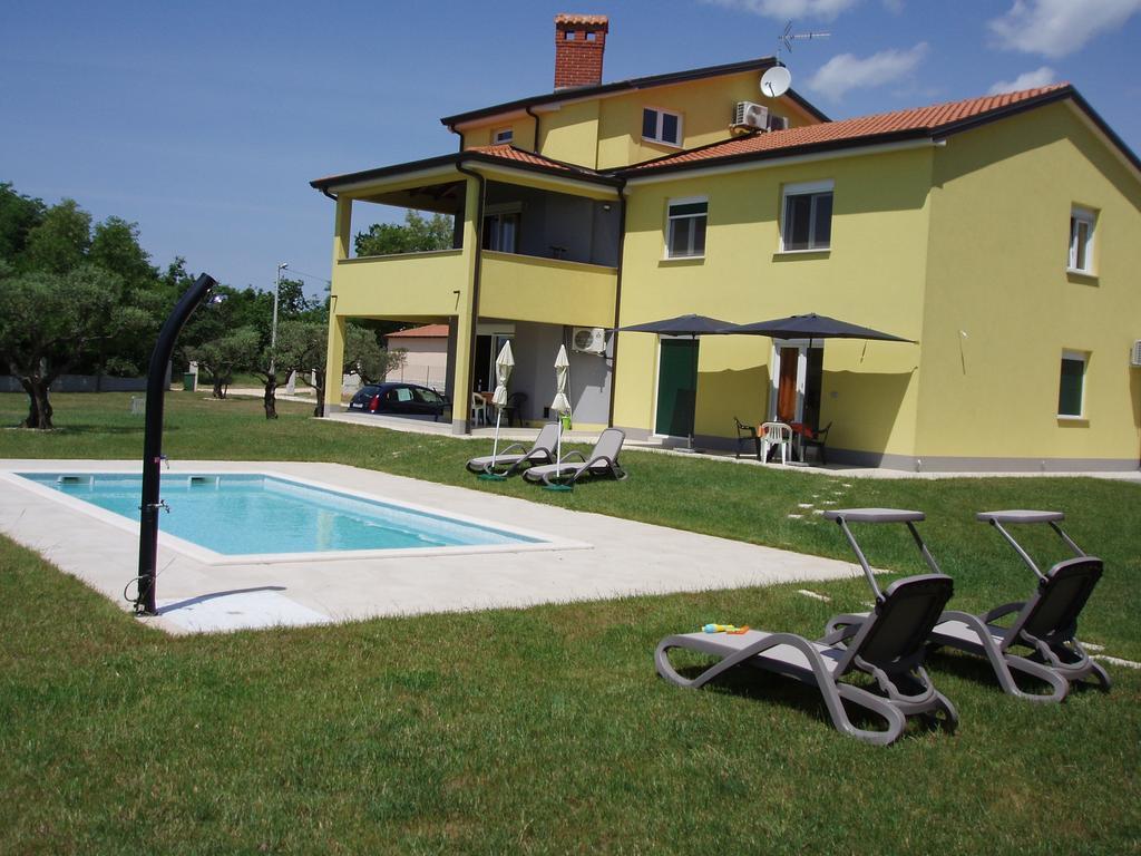 Villanova Apartments Poreč Eksteriør billede