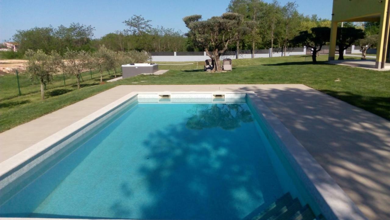 Villanova Apartments Poreč Eksteriør billede