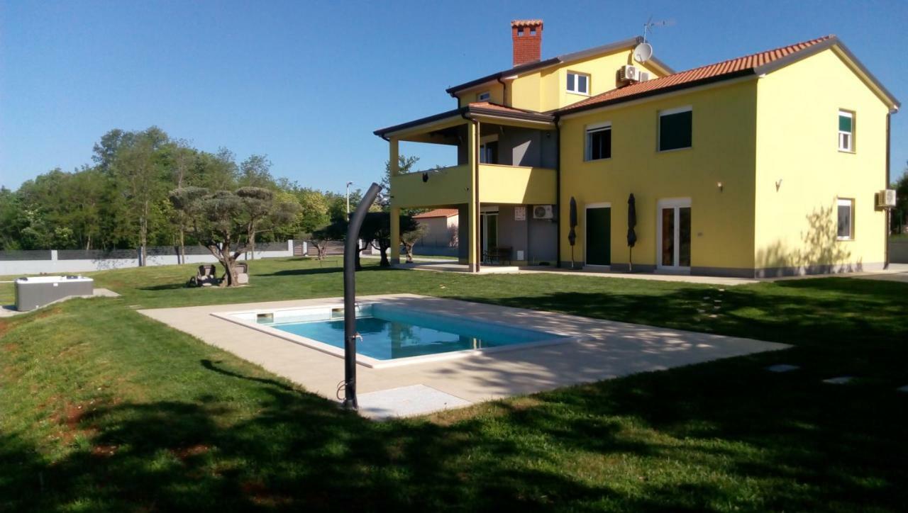 Villanova Apartments Poreč Eksteriør billede